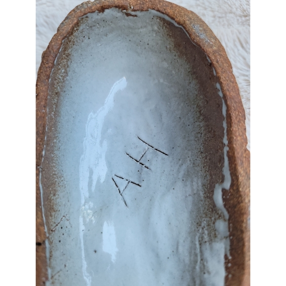 Red clay with white glaze pottery face - Picture 11 of 16